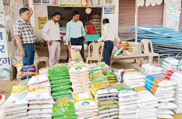 खाद बीज-दुकानों का निरीक्षण