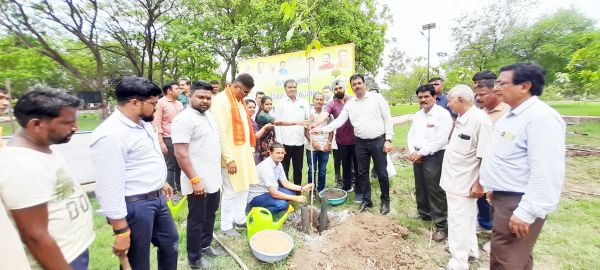 विभिन्न प्रजाति के 7 हजार पौधे लगाने का लक्ष्य