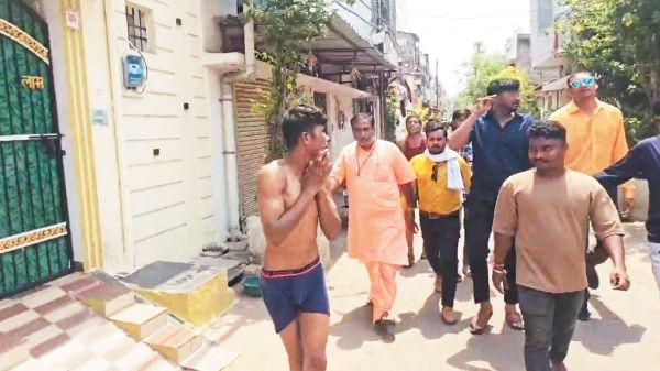 गौ माता के साथ अनैतिक कृत्य करने वाले का जुलूस