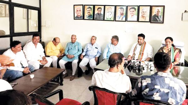 युक्तियुक्तकरण रोजगार व शिक्षा विरोधी-कांग्रेस