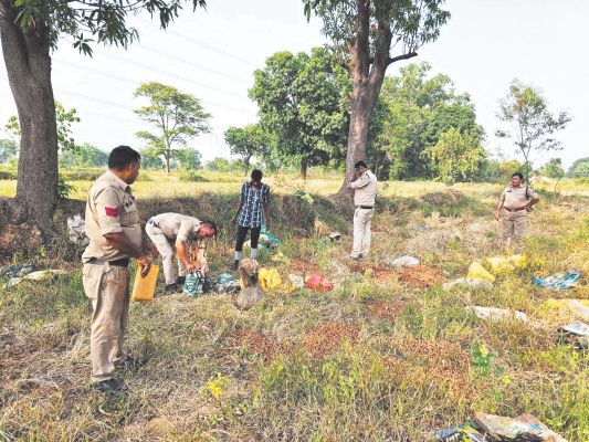 300 बोरी महुआ पास नष्ट, महिला समिति गठित