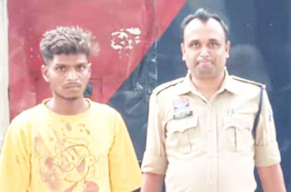 महिला से छेड़छाड़ व पति से मारपीट, आरोपी गिरफ्तार