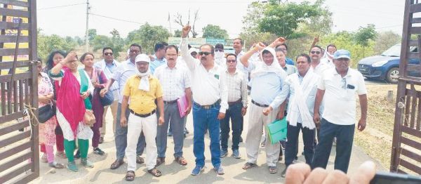 युक्तियुक्तकरण के विरोध में निकाली रैली, ज्ञापन