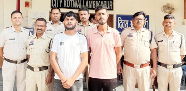 हत्या का प्रयास, चारपहिया वाहन क्षतिग्रस्त, 2 आरोपी गिरफ्तार
