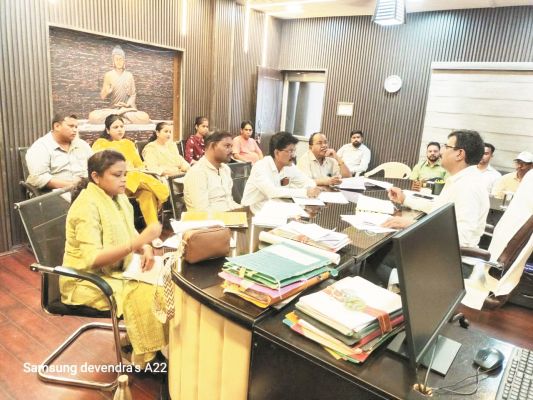 अतिक्रमण व अवैध प्लाटिंग की करें जांच