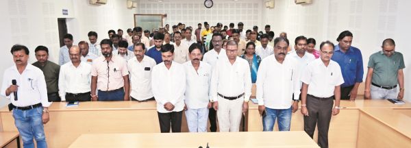 भिलाई निगम ने अहमदाबाद विमान हादसे के मृतकों को दी श्रद्धांजलि