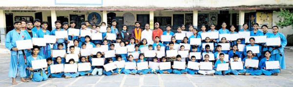 दुर्ग शहर के 99 खिलाडिय़ों को मिला कलर बेल्ट व सर्टिफिकेट