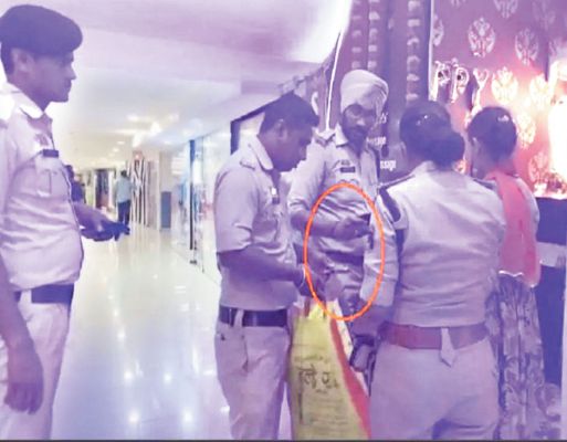 भिलाई सूर्या मॉल के 8 स्पा सेंटर्स में छापा