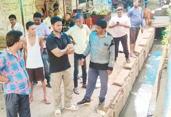 सब्जी मंडी में चलाया  विशेष सफाई  अभियान
