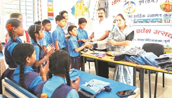 नए शिक्षा-सत्र का शुभारंभ विद्यार्थियों का अभिनंदन