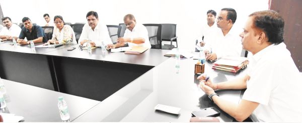 पानी बचाने करें जतन, पंचायतों से प्रस्ताव पारित कराने की करें पहल