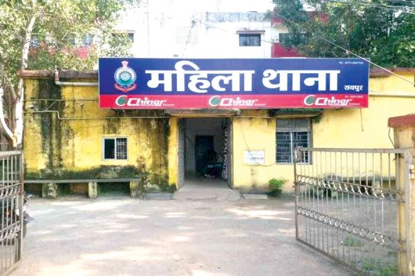 बेटी की शादी के लिए पिता ने 50 लाख का कर्ज लिया, पैसा लाओ नहीं तो तलाक-पति, महिला थाना में मामला दर्ज