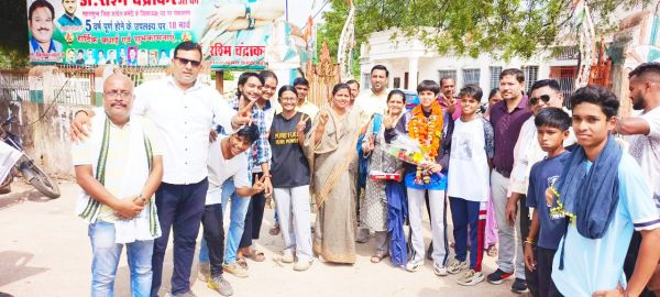 कांग्रेसियों ने किया इण्डियन टीम की प्लेयर दिव्या रंगारी का स्वागत