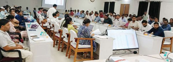 पीएम जनमन योजना: कम प्रगति करने वाले पंचायत सचिवों को नोटिस
