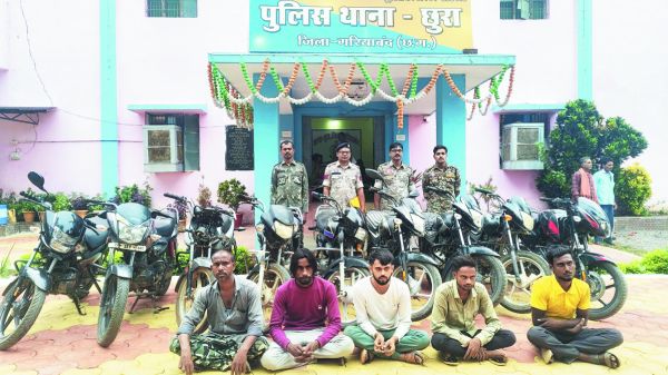6 बाइक संग 5 आरोपी गिरफ्तार