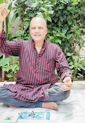 योग से सतीश उपाध्याय बिखेर रहे सैकड़ों जीवन में खुशियां