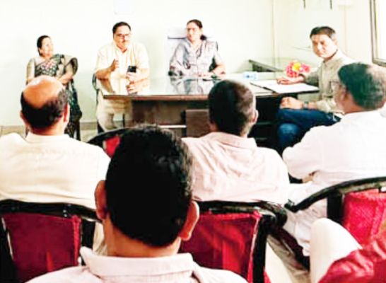 युक्तियुक्तकरण के विरोध में 25 को कांगे्रसी करेंगे डीईओ दफ्तर का घेराव, बनी रूपरेखा