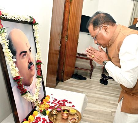 साय ने डॉ.  मुखर्जी की पुण्यतिथि पर श्रद्धांजलि अर्पित की