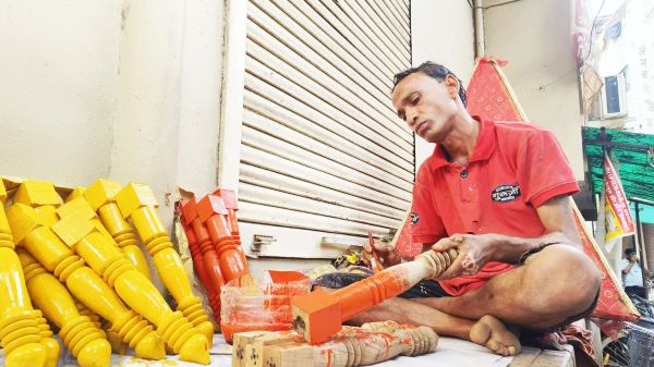 भगवान जगन्नाथ की यात्रा के लिए सज रहा रथ