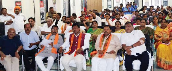 आपातकाल में अधिकारों का किया हनन- सांसद