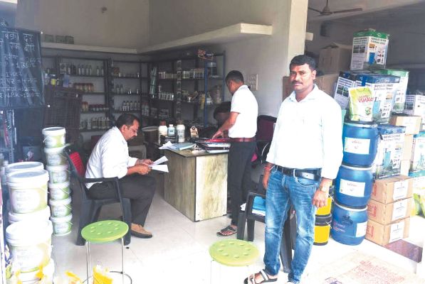 नियमों का पालन नहीं,  कृषि केंद्रों को नोटिस