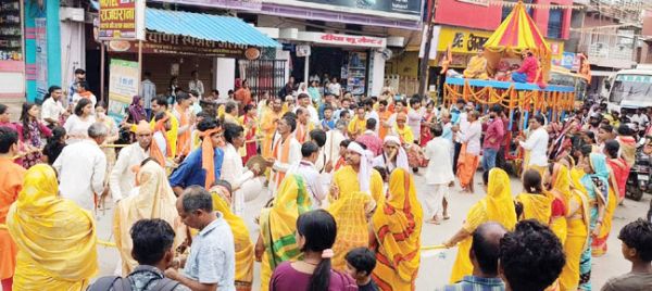 प्रतापपुर नगर में पहली बार निकली रथयात्रा, उमड़ा सैलाब