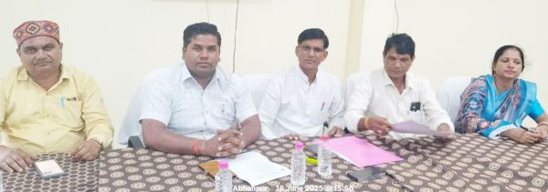जनपद पंचायत अभनपुर में समीक्षा बैठक