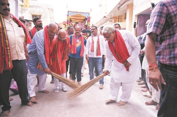 अरूण वोरा रथयात्रा में शामिल हुए