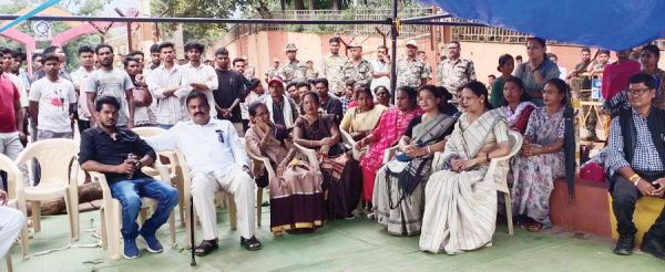 स्थानीय को रोजगार में प्राथमिकता देने की मांग, संयुक्त पंचायत के आंदोलन के तीसरे दिन कांग्रेस का समर्थन