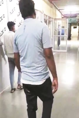 थाना परिसर में पार्षद पर चाकू से हमला, 3 आरोपी गिरफ्तार, एक फ रार