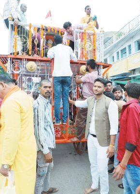 रथयात्रा में शामिल हुए पालिका अध्यक्ष