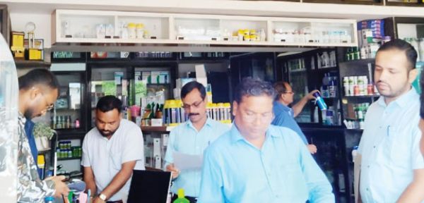 कृषि केंद्रों में बीज -खाद की जांच, नियमों के उल्लंघन पर नोटिस