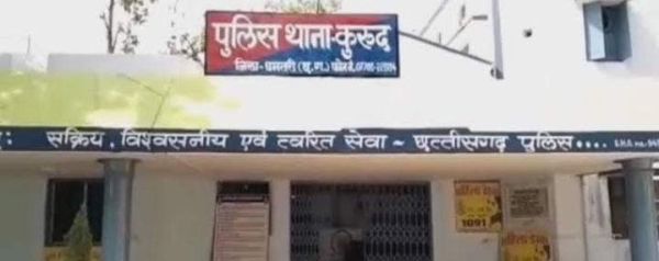  घर के सामने से बाइक पार