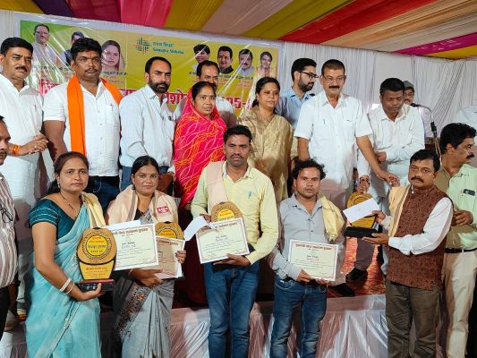 दुर्गा यादव को मुख्यमंत्री गौरव अलंकरण शिक्षा दूत सम्मान