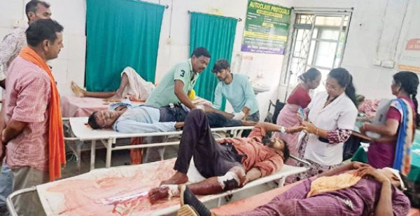 बाइकें भिड़ीं, पांच जख्मी