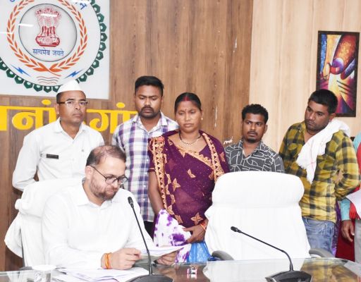कलेक्टर ने जनसामान्य की  सुनी शिकायत व समस्याएं