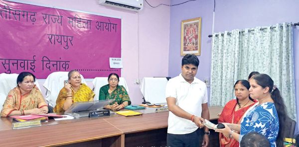 पति भरण-पोषण के लिए पत्नी को 4 लाख देगा, आयोग के सामने 1 लाख दिए