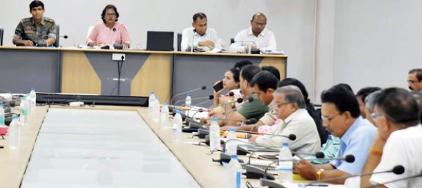 कलेक्टर-एसपी ने यातायात नियमों के कड़ाई से पालन पर दिया जोर