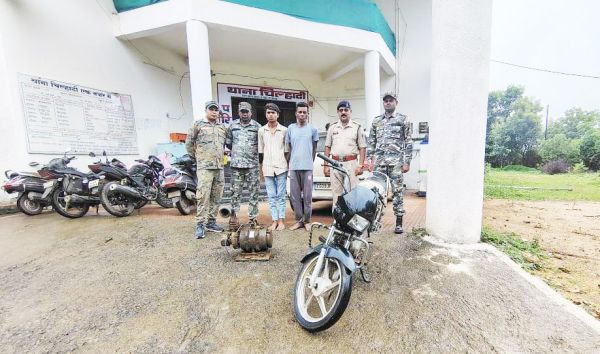 पानी पंप चोरी करने वाले आरोपी पकड़ाए