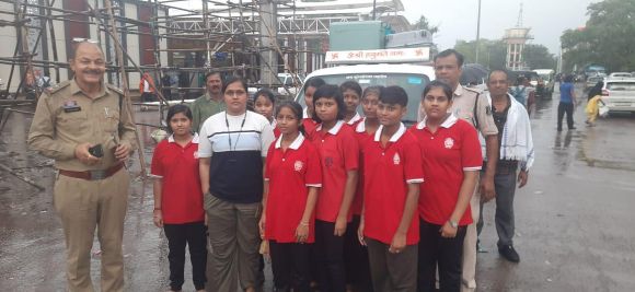 चांपा रेलवे स्टेशन पर फंसी उड़ीसा की 25 बालिकाओं का रेस्क्यू
