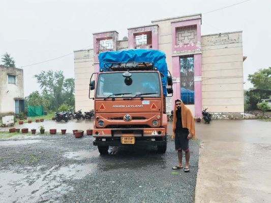 अवैध रूप से पान मसाला व तंबाकू का परिवहन करते ट्रक पकड़ाया