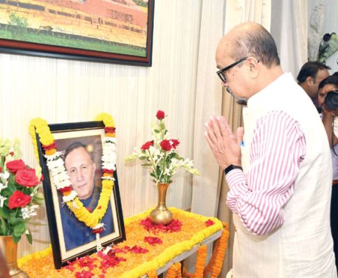 पूर्व राज्यपाल शेखर दत्त को राजभवन में श्रद्धांजलि
