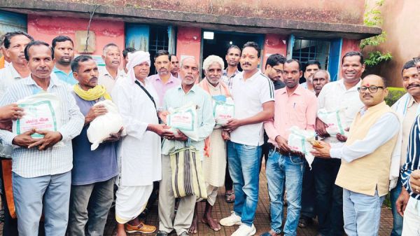  किसानों को अरहर कोदो रागी बीज का वितरण