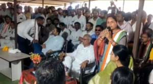 भाजपा सरकार अडानी को सौंप रही जंगल-भूपेश