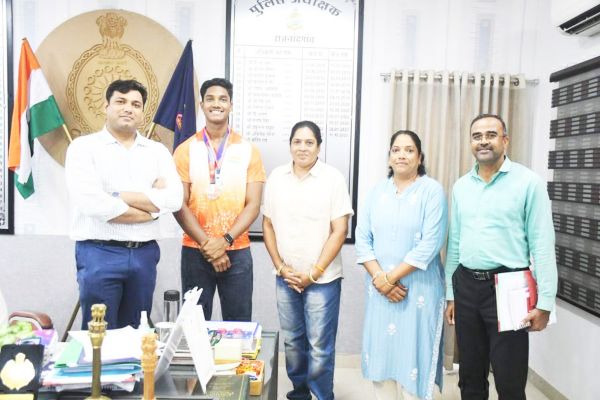 चैम्पियनशिप में महेन्द्र ने जीता ब्रांज मेडल  धुर्वे बेस्ट अटेकर के पुरस्कार से भी पुरस्कृत