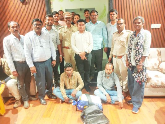 पैंगोलिन की छाल संग 2 पकड़ाए
