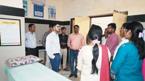कलेक्टर ने पीएचसी अर्जुनी का किया निरीक्षण
