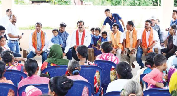 डिप्टी सीएम शर्मा ने सडक़ मार्ग से बस्तर के 5 जिलों का किया दौरा, जमीनी हकीकत का लिया जायजा