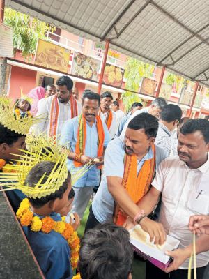 कुआकोंडा में रंगारंग शाला प्रवेश उत्सव