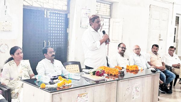 किसानों का धान खरीदने की नीति कांग्रेस ने बनाई- अकबर
